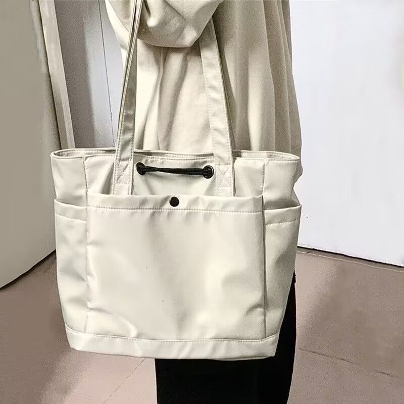กระเป๋าสะพายไหล่ ผ้าไนล่อน แบบผูกเชือก จุของได้เยอะ ขนาด 32X29X13