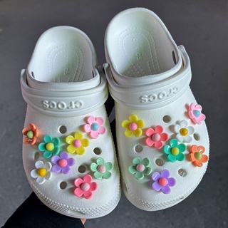 CROCS จี้การ์ตูนดอกทานตะวัน Jbitz ดอกเดซี่ สีม่วง อุปกรณ์เสริม สําหรับตกแต่งรองเท้าผู้หญิง