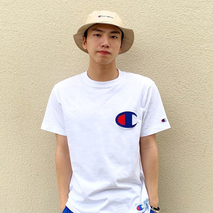 Champion เสื้อยืดคอกลม แขนสั้น ผ้าฝ้ายแท้ ปักลาย ทรงหลวม ขนาดใหญ่ มาตรฐาน เหมาะกับฤดูร้อน สําหรับผู้ชาย และผู้หญิง 2023