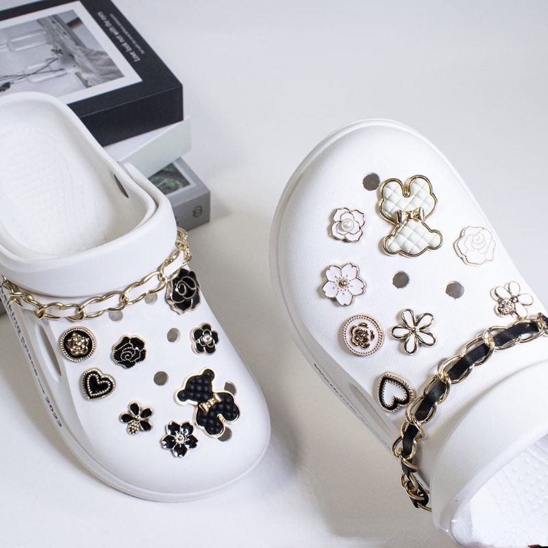 แฟชั่นเพิร์ลดอกไม้ออกแบบ jigts Charm ชุด Gummy หมีรองเท้า Charms Pin Teddybear ออกแบบ Jibbits สําหรั
