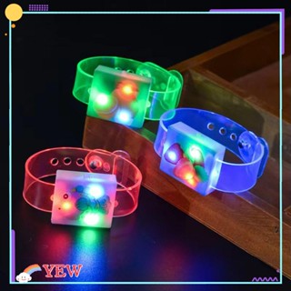 Yew สร้อยข้อมือพลาสติก มีไฟ LED หมุนได้ 12 ชิ้น ของเล่นสําหรับเด็ก