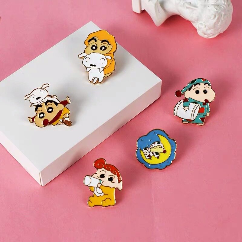 น่ารัก ชินจัง เคลือบ พิน ตลก การ์ตูน แอนิเมชั่น เข็มกลัด ปกเสื้อ เข็มกลัด ป้าย เครื่องประดับ อุปกรณ์ของขวัญสําหรับเด็ก