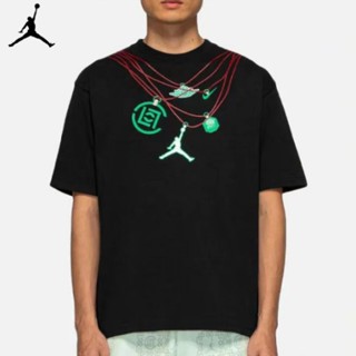 [พร้อมส่ง] เสื้อยืดลําลอง ผ้าฝ้าย 100% แขนสั้น พิมพ์ลายโลโก้ Air Jordan x CLOT สไตล์จีน ทรงหลวม สําหรับผู้ชาย DJ9741-010