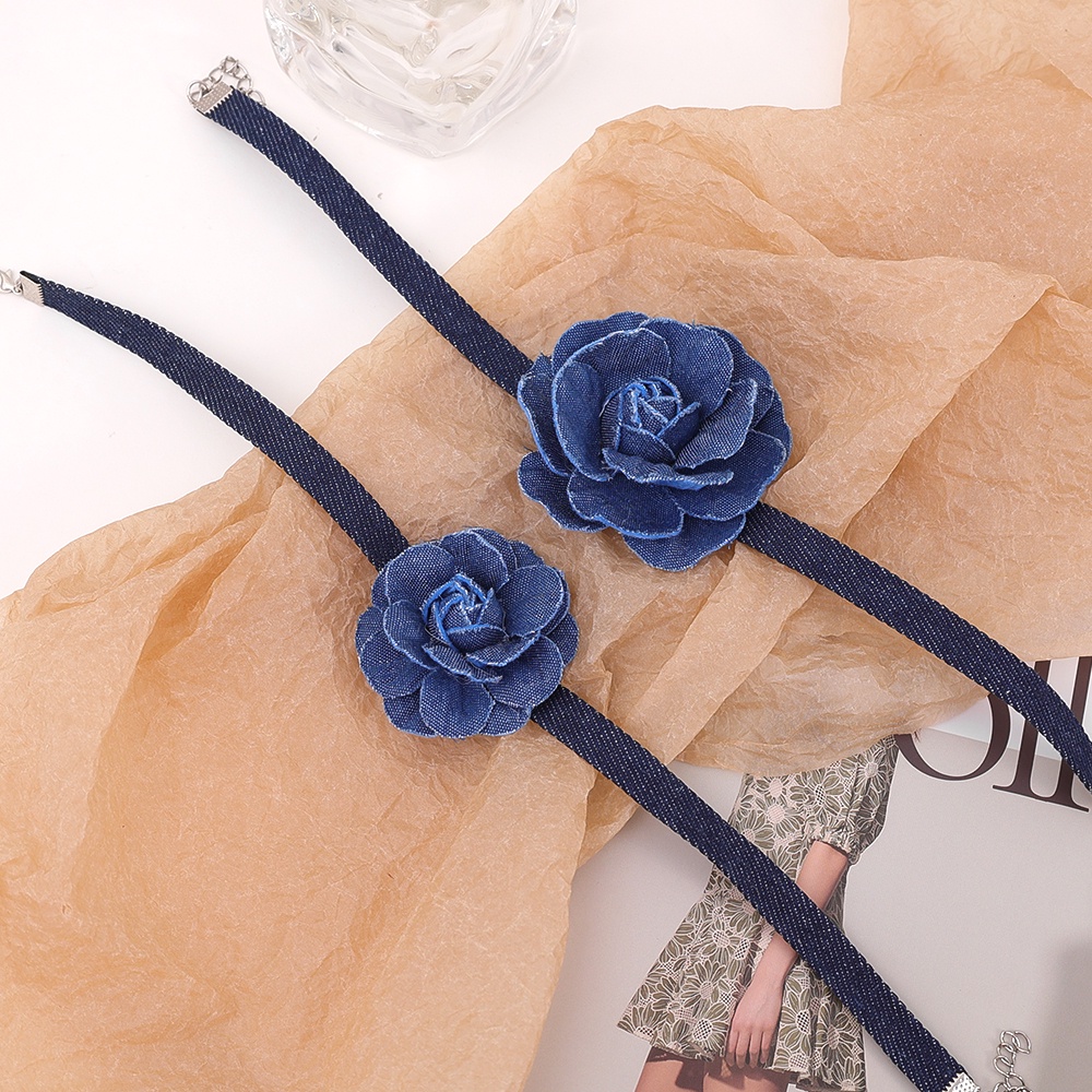 เครื่องประดับ สร้อยคอโชคเกอร์ ผ้ายีน แต่งลูกไม้ ลายดอกไม้ สีฟ้า แบบเรียบง่าย สร้างสรรค์ สําหรับผู้หญิง และผู้ชาย