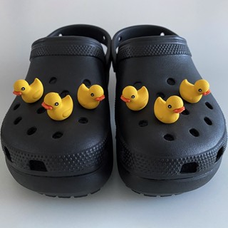 【เป็ดเหลืองน้อย】ชุดอุปกรณ์เสริม Jibbitz crocs clog jibbitz หัวเข็มขัด