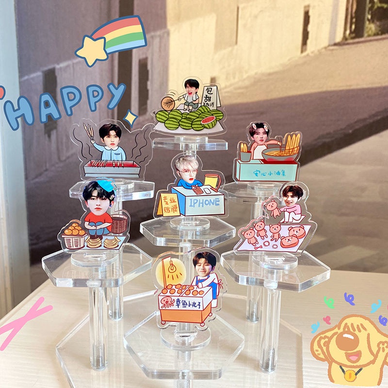 รอบ Cai Xukun ikun Cai Xukun ikun Mini q รุ่นการ์ตูนขาตั้ง Cai Xiaokui เดสก์ท็อปตกแต่ง Star สนับสนุน