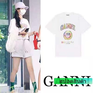 [S-5XL]Ganni เสื้อยืดแขนสั้น ทรงหลวม พิมพ์ลายตัวอักษรหน้ายิ้ม สีรุ้ง แฟชั่นฤดูร้อน สําหรับผู้หญิง