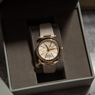 **เงา** นาฬิกาข้อมือ Viviennewestwood สายหนัง หน้าปัด 29 MM สินค้าใหม่ ของแท้