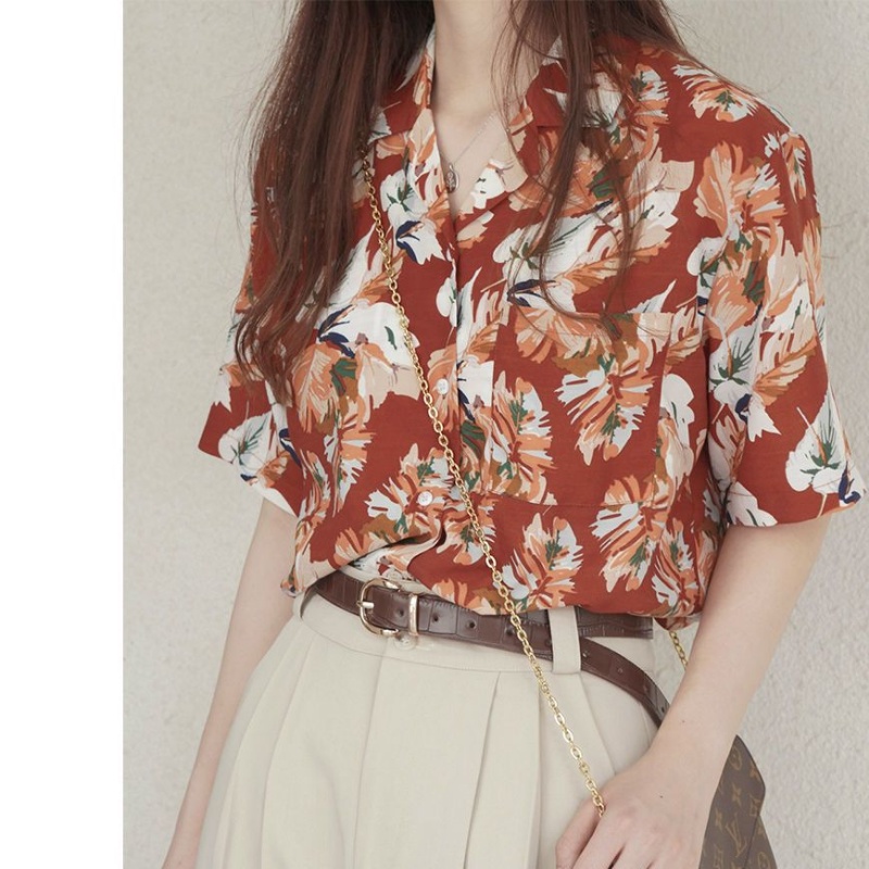 เสื้อเชิ้ตแขนสั้นลําลอง พิมพ์ลายใบเมเปิ้ล ทรงหลวม เข้ากับทุกการแต่งกาย เหมาะกับฤดูร้อน สไตล์เรโทร สําหรับผู้หญิง