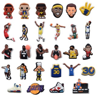 การ์ตูนบาสเก็ตบอล Jibbitz NBA Jibbits สําหรับ Croc Pin Kobe Bryant Shoe Charms Lakers Jibits Crocks สําหรับผู้ชาย อุปกรณ์เสริมตกแต่งรองเท้า