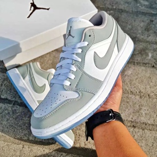 New Jordan 1 รองเท้าผ้าใบลําลองแฟชั่น เหมาะกับการวิ่ง เล่นกีฬา สําหรับสตรี SMOZ