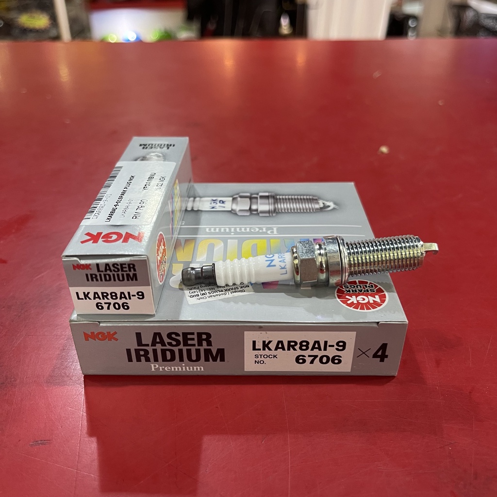 LKAR8AI-9 LKAR8AI LKAR8AI9 NGK LASER IRIDIUM SPARK PLUG KTM DUKE 200 390 690 PULSAR NS200 DOMINAR 40
