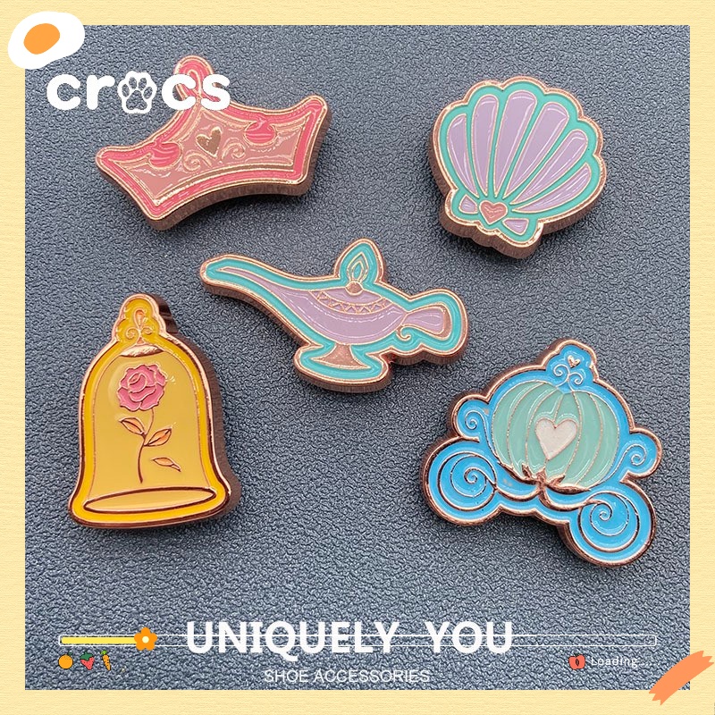 ใหม่ หัวเข็มขัดโลหะ รูปเปลือกหอย ดอกไม้ สไตล์เกาหลี สําหรับตกแต่งรองเท้า Crocs jibbitz