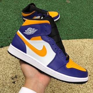 รองเท้าบาสเก็ตบอล DQ8426-517 Air Jordan 1 Mid Lakers สีขาว ม่วง เหลือง AJ1 2023