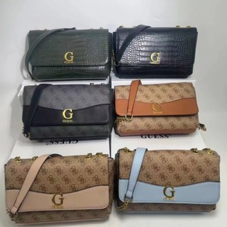 Guess ใหม่ กระเป๋าสะพายไหล่ ทรงสี่เหลี่ยม พิมพ์ลายหนังจระเข้ สําหรับผู้หญิง