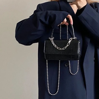 2022 Spring New Retro Crocodile Pattern Chain Crossbody Bag Distinctive Minimalistic Style Portable Shoulder Flip Small Square Bag for Women