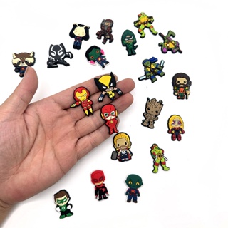 การ์ตูนไอรอนแมน Jibbitz Avengers Thor Jibits Charm Pin Iron Man รองเท้า Charms Marvel Hero Jibitz Crocks สําหรับผู้หญิง อุปกรณ์เสริมตกแต่งรองเท้า