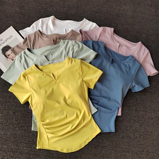 [พร้อมส่ง] เสื้อท็อปแขนสั้น คอวี ทรงสกินนี่ เข้ารูป ระบายอากาศ เซ็กซี่ สําหรับผู้หญิง ใส่เล่นโยคะ กีฬา เทรนนิ่ง
