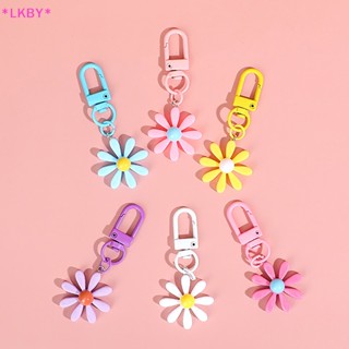 Luckybabys&gt; แฟชั่น เดซี่ พวงกุญแจ สไตล์เกาหลี ดอกไม้ พวงกุญแจ เด็กผู้หญิง น่ารัก พวงกุญแจ หูฟัง กระเป๋าเป้สะพายหลัง เครื่องประดับ เครื่องประดับใหม่