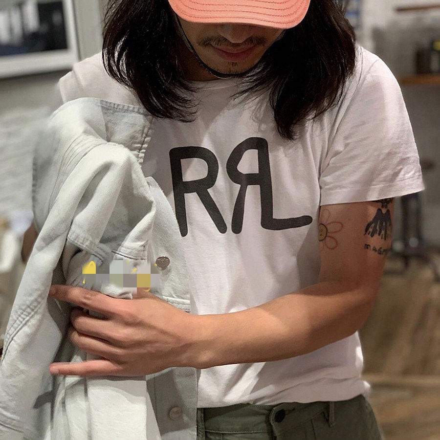 พร้อมส่ง เสื้อยืดแขนสั้น คอกลม พิมพ์ลายโลโก้สามเหลี่ยม เข้ากับทุกการแต่งกาย สําหรับผู้หญิง