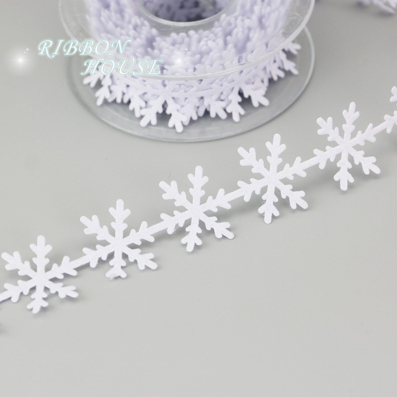 ผ้าไม่ทอ ลายเกล็ดหิมะ สีขาว กว้าง 25 มม. สําหรับตกแต่งคริสต์มาส วันหยุด ปาร์ตี้ (5 เมตร ต่อม้วน)