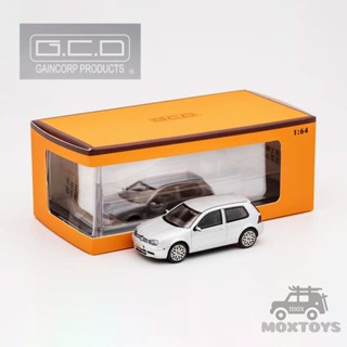 โมเดลรถยนต์ GCD Golf Gen.4 Two-Door GTI Silver LHD 1:64