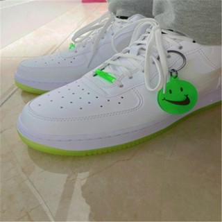 Sw230412 รองเท้าผ้าใบ สีขาวล้วน แวววาว และสีเขียว สําหรับ Eu36-40 Nk Air Force 1 New Af1