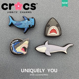 Crocs jibbitz หัวเข็มขัด รูปการ์ตูนฉลามน่ารัก อุปกรณ์เสริม สําหรับรองเท้า Crocs 2023