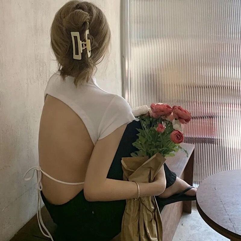 เสื้อยืดเว้าหลังโชว์หลังแบบผูกหลังสุดแซ่บ