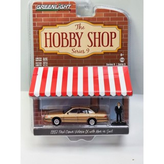 พร้อมส่ง ชุดสูท สีเขียวอ่อน 1: 64 Amateur Shop Series 9-1992 Ford Crown Victoria สําหรับผู้ชาย