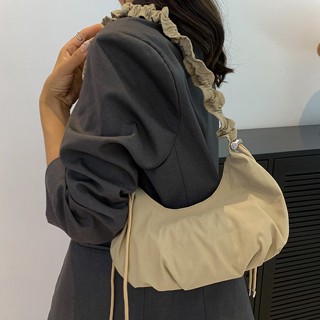 Carlyning Style Cozy Soft M Womens Bag Jennie Cos Cloud Bag กระเป๋าสะพายไหล่ ผ้าฝ้าย แบบนิ่ม ขนาดใหญ่ จุของได้เยอะ ลายก้อนเมฆ แฟชั่นสําหรับสตรี