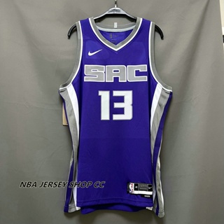 【คุณภาพสูง】ใหม่ ของแท้ NBA Sacramento Kings ปี 2022-23 สําหรับผู้ชาย #13 เสื้อกีฬาแขนสั้น ลายทีม Keegan Murray Icon Edition สีม่วง