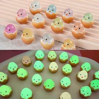 ไก่เรซิ่นเรืองแสง ขนาดเล็ก สุ่มสี สําหรับตกแต่งภูมิทัศน์รถยนต์ DIY 1 ชิ้น