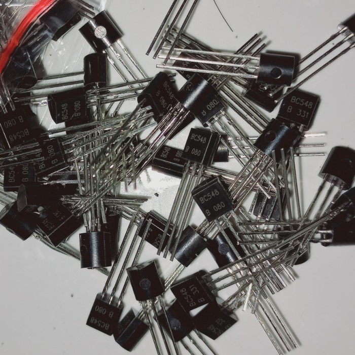 TR ทรานซิสเตอร์ BC548 BC 548 B C548 BC C548 3 ฟุต