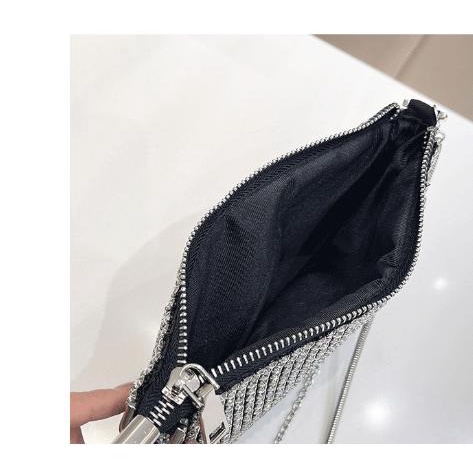 กระเป๋าใส่เหรียญ ลิปสติก ประดับเพชรเทียม ขนาดเล็ก แต่งสายโซ่คล้อง แบบใหม่ แฟชั่นสําหรับสตรี เพชรวิ้งวับกระแทกตา