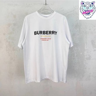 【พร้อมส่ง】เสื้อยืดคอกลม แขนสั้น พิมพ์ลายโลโก้โมโนแกรม อินเทรนด์ สําหรับผู้ชาย และผู้หญิง