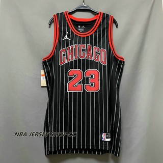 【คุณภาพสูง】ใหม่ ของแท้ NBA Chicago Bulls สําหรับผู้ชาย #23 เสื้อกีฬาแขนสั้น ลายทีม Michael Jorϟdan Jersey สีดํา