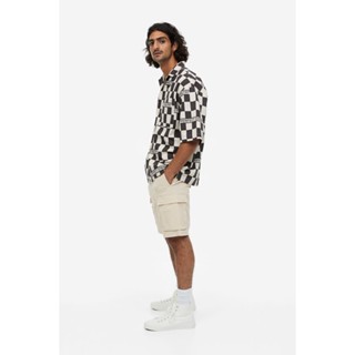 H&amp;M  Man Regular Fit Nylon cargo shorts 1062247_1