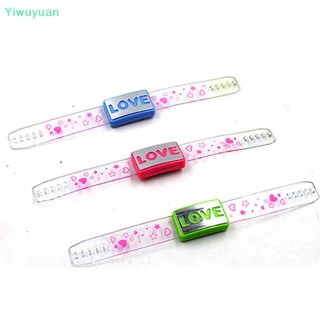 &lt;Yiwuyuan&gt; กําไลข้อมือเรืองแสงในที่มืด มีไฟกระพริบ Led LOVE ของเล่นปาร์ตี้คริสต์มาส เทศกาลปีใหม่