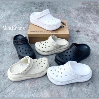 Crocs รองเท้าแพลตฟอร์ม คลาสสิก สวยงาม นุ่ม สวมใส่ง่าย ไม่เจ็บเท้า เหมาะกับการใส่ทุกที่ทุกเวลา