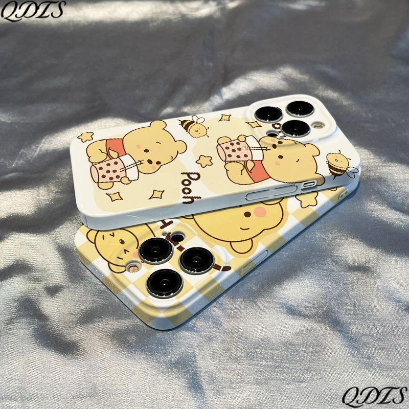 เคสโทรศัพท์มือถือแบบแข็ง ลายหมีพูห์ดื่มชานมไข่มุกน่ารัก สําหรับ Iphone 11 13 14promax 12 7 8P R18H