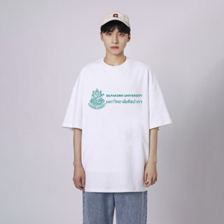เสื้อมหาวิทยาลัยศิลปากร เสื้อยืด oversize ชาย เสื้อยืดคอกลม ผู้หญิง ผ้าคอตตอน แขนสั้น เสื้อยืดโลโก้มหาวิทยาลัย