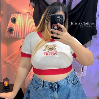 ทักแชทก่อนน๊า 🙏🏻 ครอปไหมพรมคอกลมผ้ายืดปักลายหมี สาวผอมสาวอวบใส่ได้ 🐻