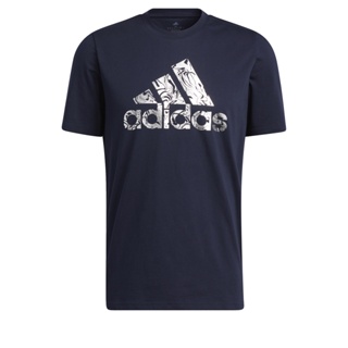 adidas ไลฟ์สไตล์ เสื้อยืดพิมพ์ลาย Liquid Foil Badge of Sport ผู้ชาย สีน้ำเงิน HK9159