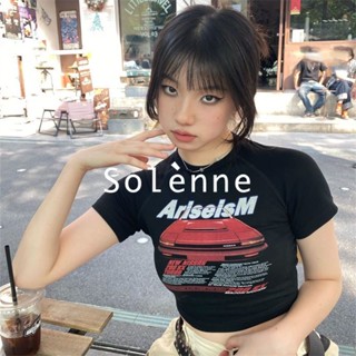 Solenne  เสื้อครอป เสื้อยืดผู้หญิง ครอป baby tee สาวเรโทร 2023 NEW Style สวยงาม ทันสมัย Stylish fashion A29J1I5 36Z230909