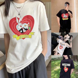 Moschi เสื้อยืดลําลอง แขนสั้น คอกลม พิมพ์ลาย Bugs Bunny Love Rabbit สําหรับผู้หญิง