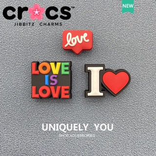 Jibbitz Crocs charms หัวเข็มขัดรองเท้า อุปกรณ์เสริมรองเท้า LOVE Series สไตล์ใหม่ Crocs หัวเข็มขัดตกแต่ง