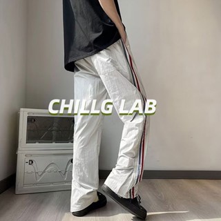 CHILLB LAB กางเกงลำลองผู้ชายฤดูร้อนบางแถบด้านข้างแห้งเร็วกางเกงร่มชูชีพไฮสตรีทอินเทรนด์แบรนด์นักเลงหล่อขากว้าง