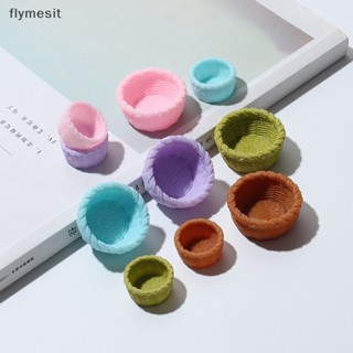 Flymesit ตะกร้าปิกนิกจิ๋ว 1/12 อุปกรณ์เสริม สําหรับตกแต่งบ้านตุ๊กตา 2 ชิ้น