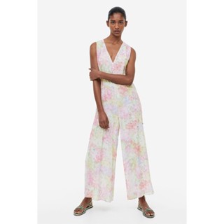 H&amp;M  Woman Crêpe V-neck jumpsuit 1183677_1